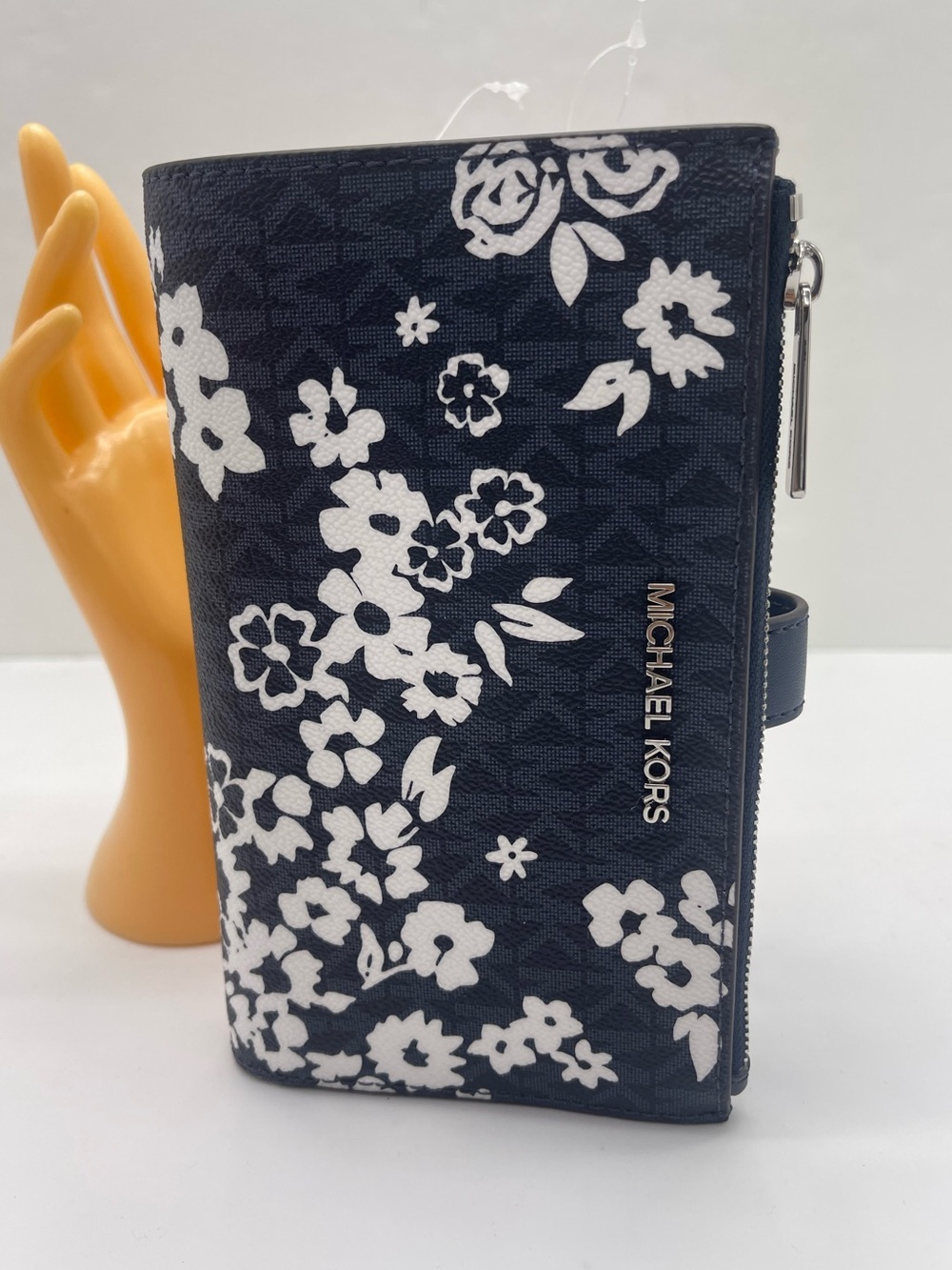 MICHAEL KORS Jet Set Travel Lg Double Zip Printed Signature Logo Wristlet Wallet